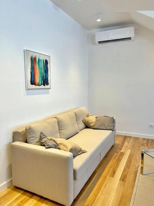 White 1 Bd Old Town Apartment By Hostlovers Kaunas Eksteriør billede