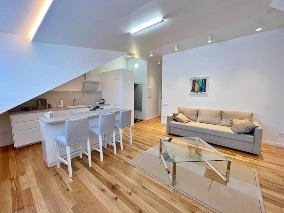 White 1 Bd Old Town Apartment By Hostlovers Kaunas Eksteriør billede
