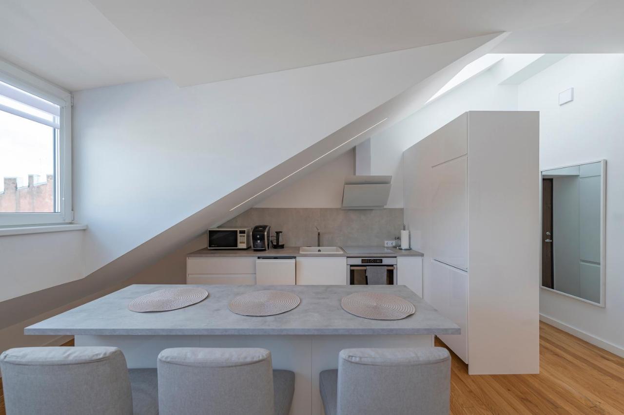 White 1 Bd Old Town Apartment By Hostlovers Kaunas Eksteriør billede